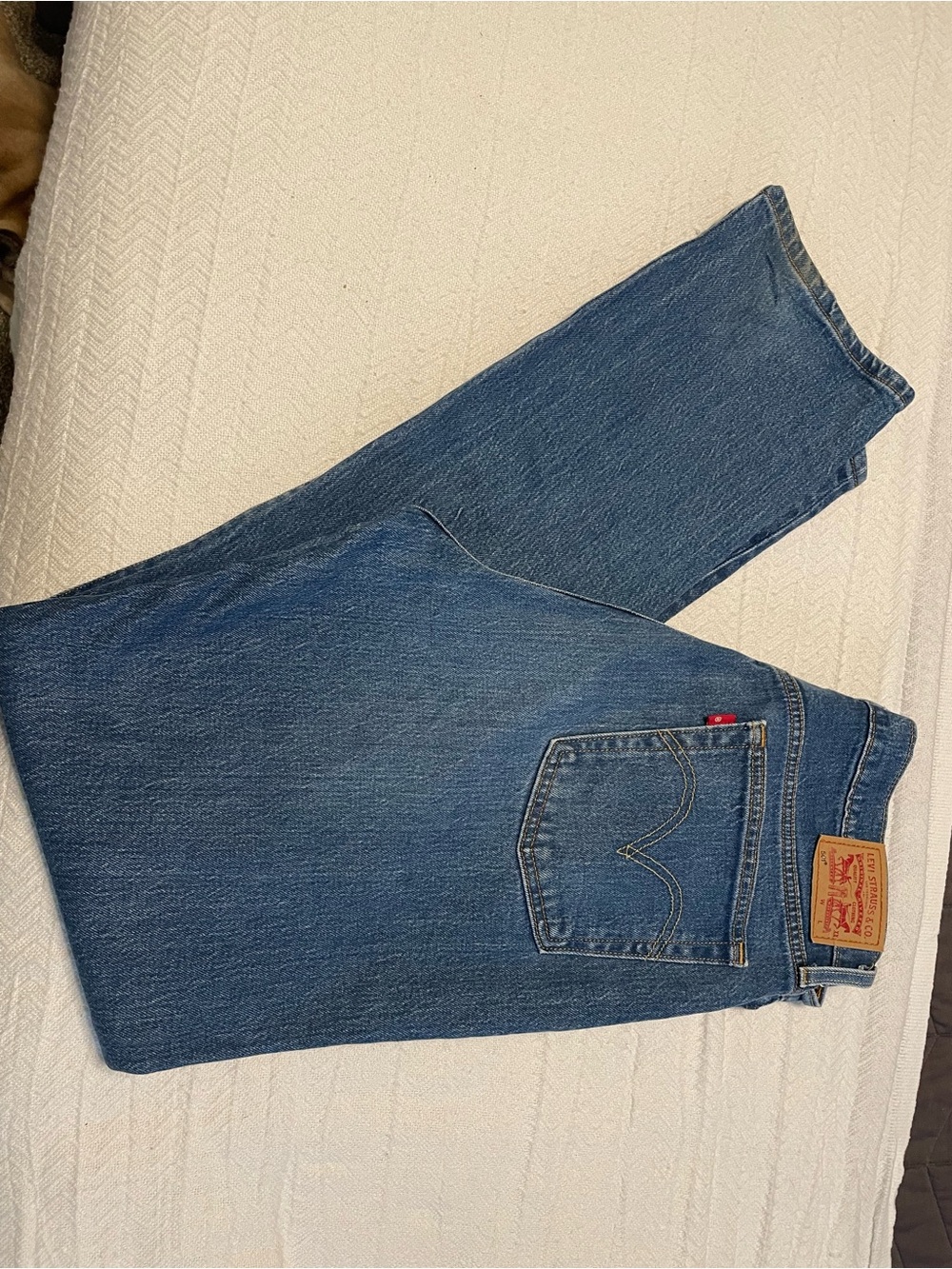 Levi's 501 Women's Straight Leg Jeans in Medium Blue 31x32